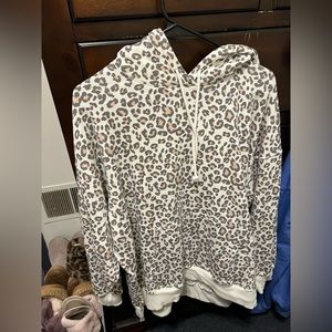 American eagle oversized sweatshirt